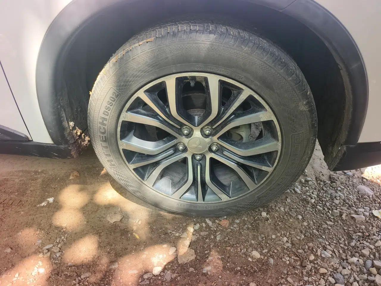 Mitsubishi Outlander 2016 2.4L 4x4 Elite Edition 5 Seats — миниатюра 8