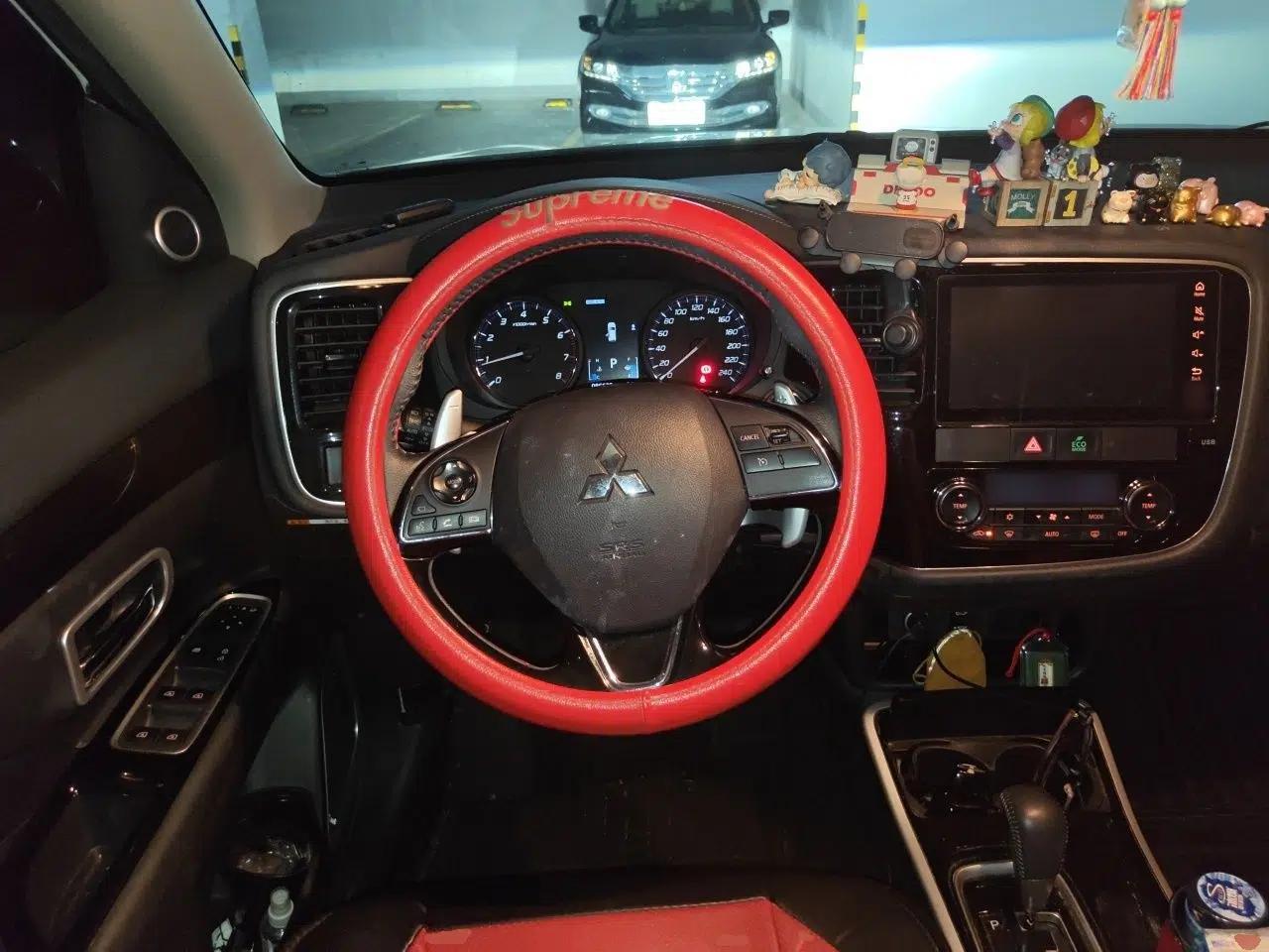 Mitsubishi Outlander 2019 2.4L 4x4 Zhi Xiang Edition 7 Seats China VI Standard — миниатюра 7