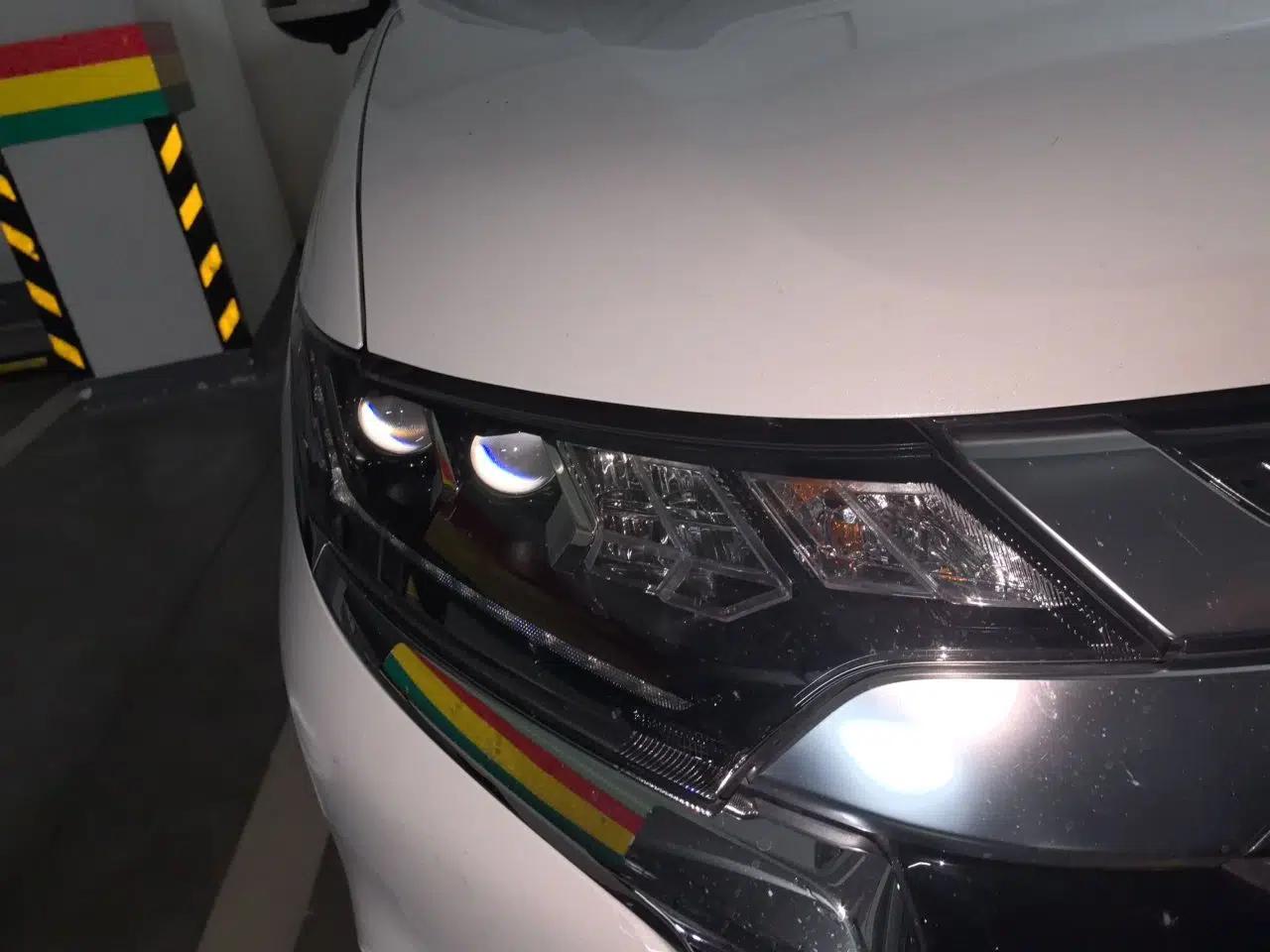 Mitsubishi Outlander 2019 2.4L 4x4 Zhi Xiang Edition 5 Seats China VI Standard — миниатюра 7