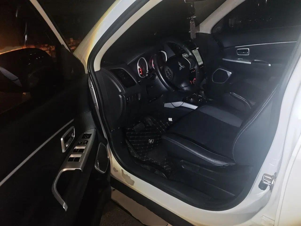 Mitsubishi ASX 2018 2.0L CVT Two-Wheel Drive Deluxe Edition — миниатюра 19
