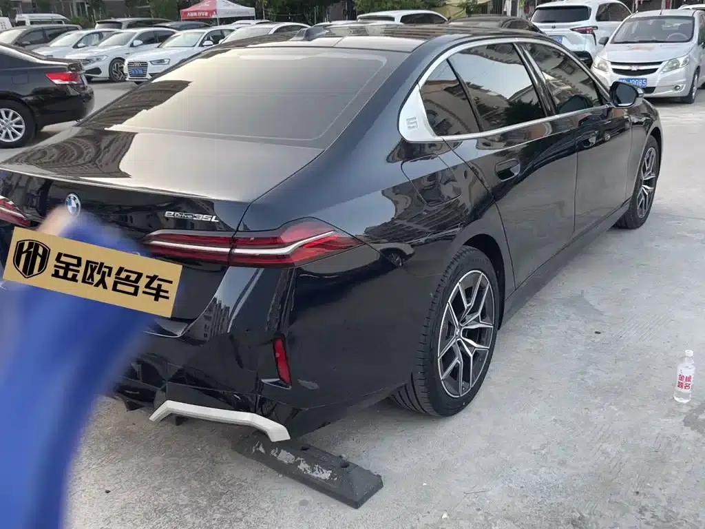 BMW i5 2024 eDrive 35L M Sport Package — миниатюра 4