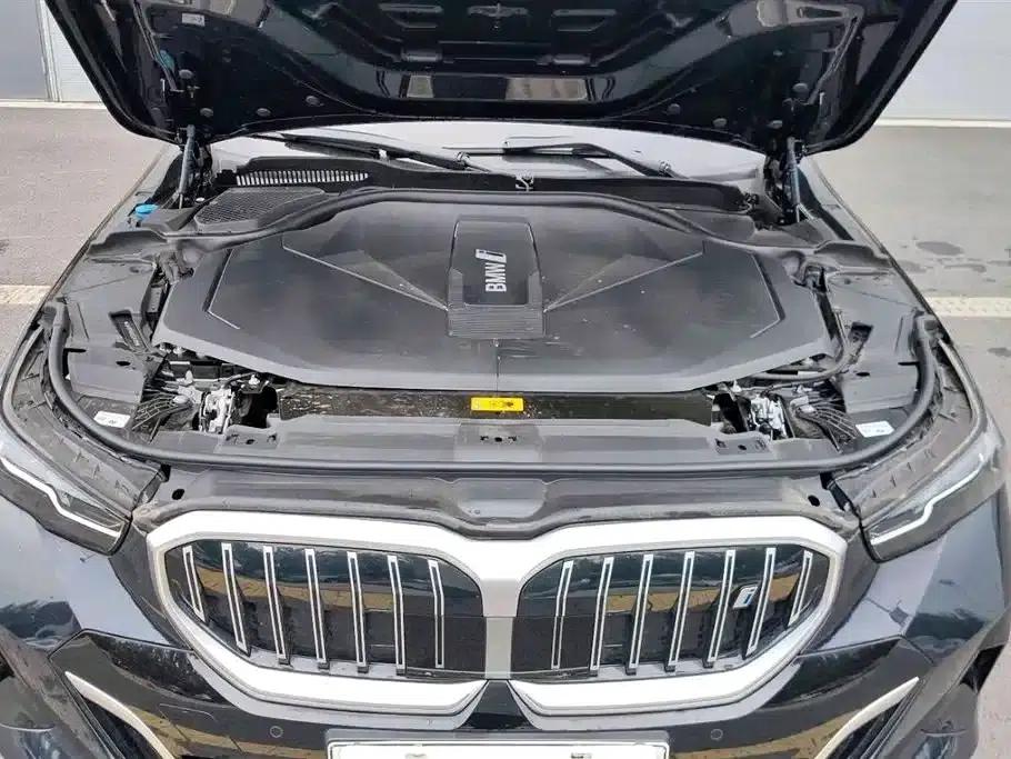 BMW i5 2025 eDrive 35L M Sport Package — миниатюра 13