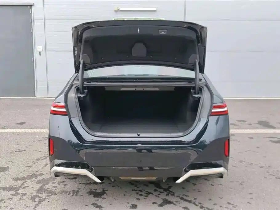 BMW i5 2025 eDrive 35L M Sport Package — миниатюра 14