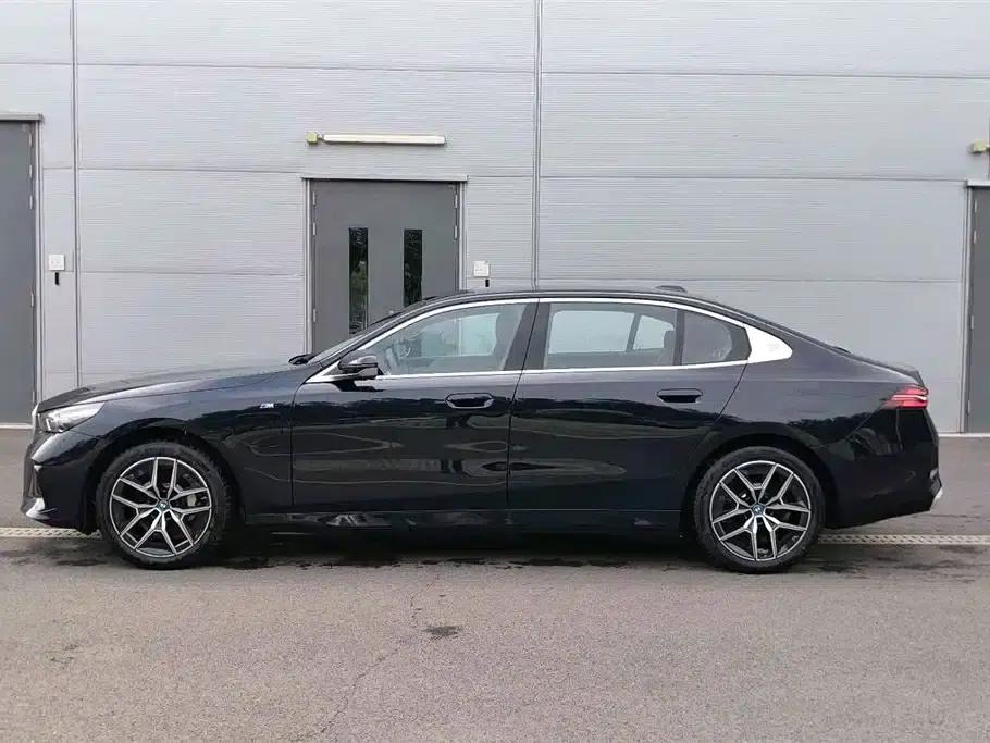 BMW i5 2025 eDrive 35L M Sport Package — миниатюра 4