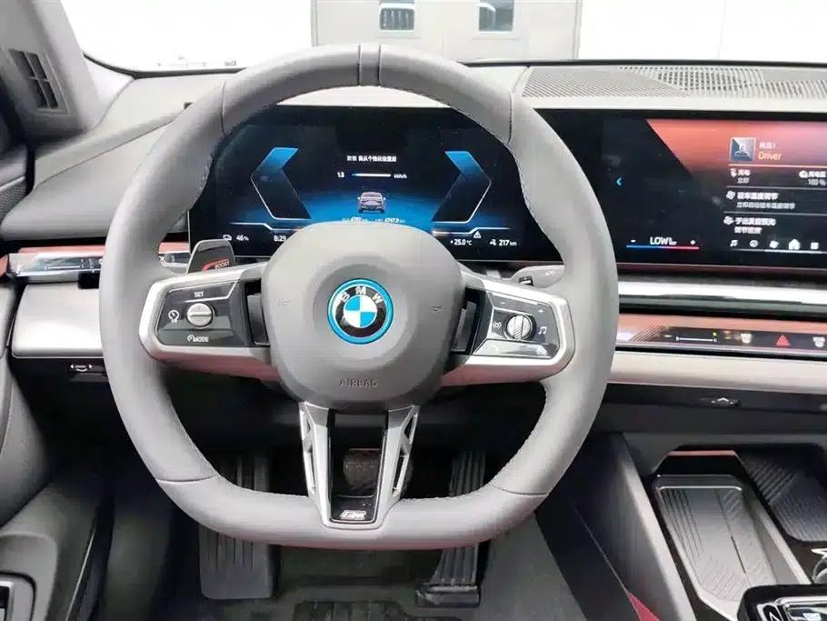 BMW i5 2025 eDrive 35L M Sport Package — миниатюра 9