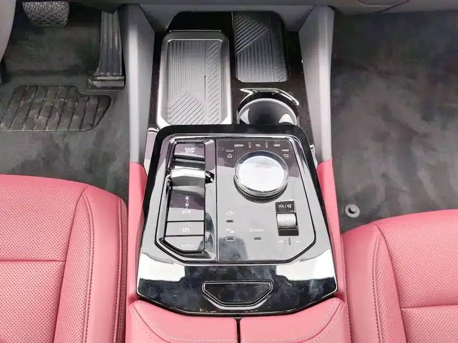 BMW i5 2025 eDrive 35L M Sport Package — миниатюра 10