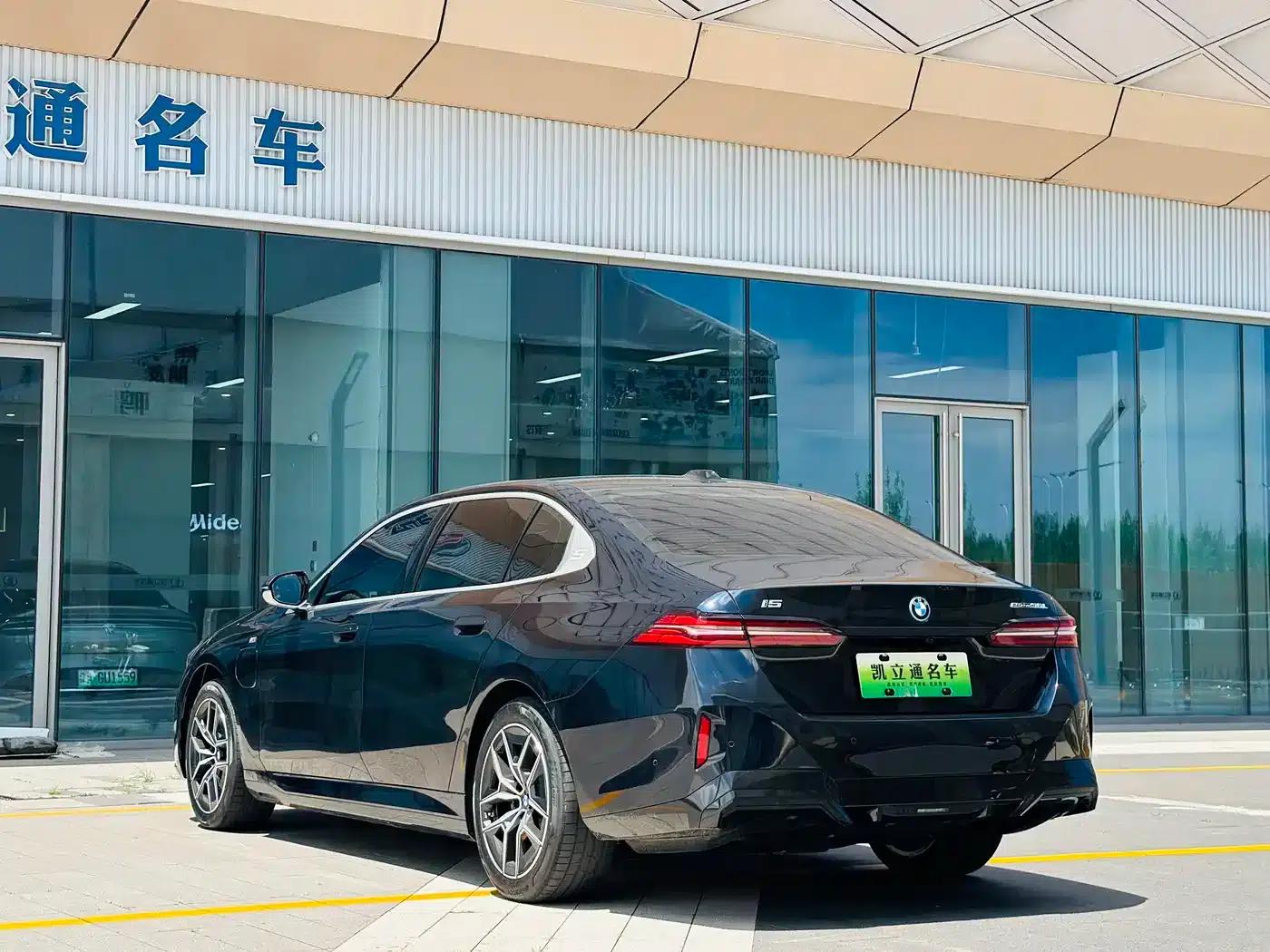 BMW i5 2025 eDrive 35L M Sport Package — миниатюра 2