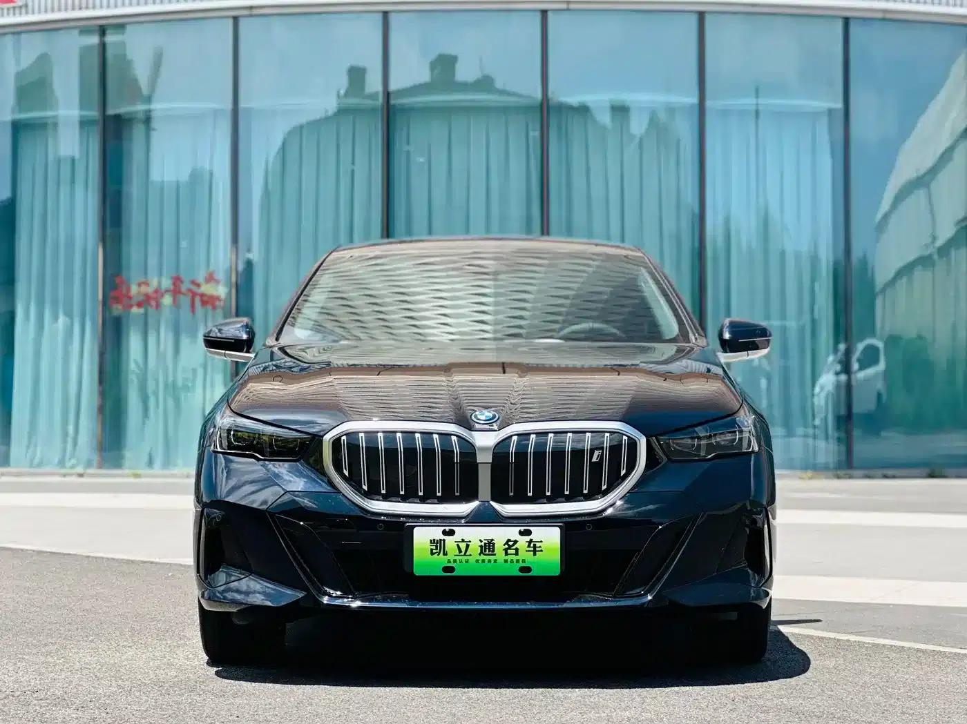 BMW i5 2025 eDrive 35L M Sport Package — миниатюра 12