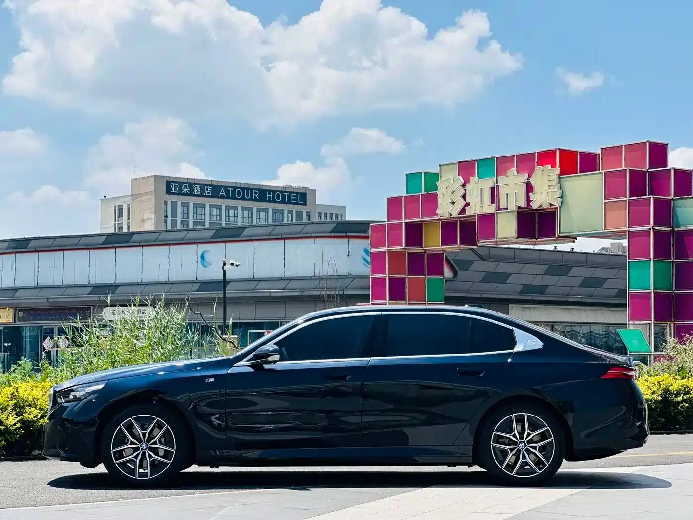 BMW i5 2025 eDrive 35L M Sport Package — миниатюра 3