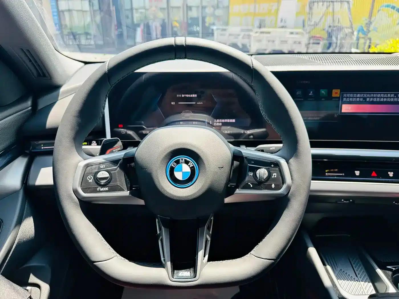 BMW i5 2025 eDrive 35L M Sport Package — миниатюра 9