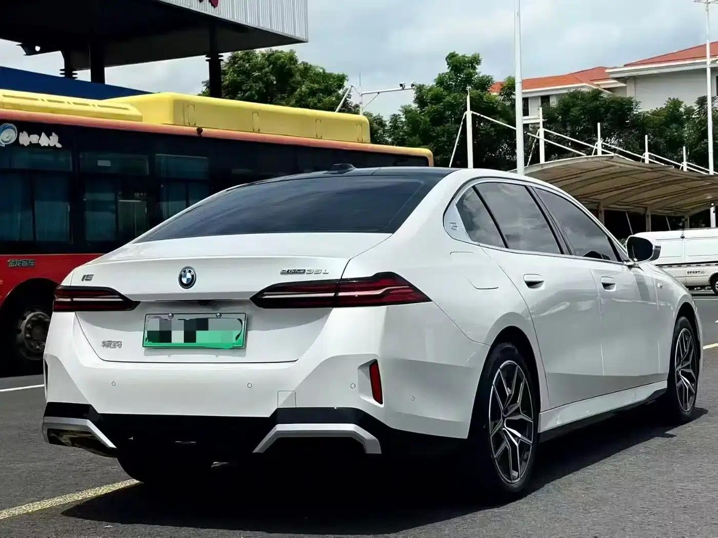 BMW i5 2024 eDrive 35L M Sport Package — миниатюра 6