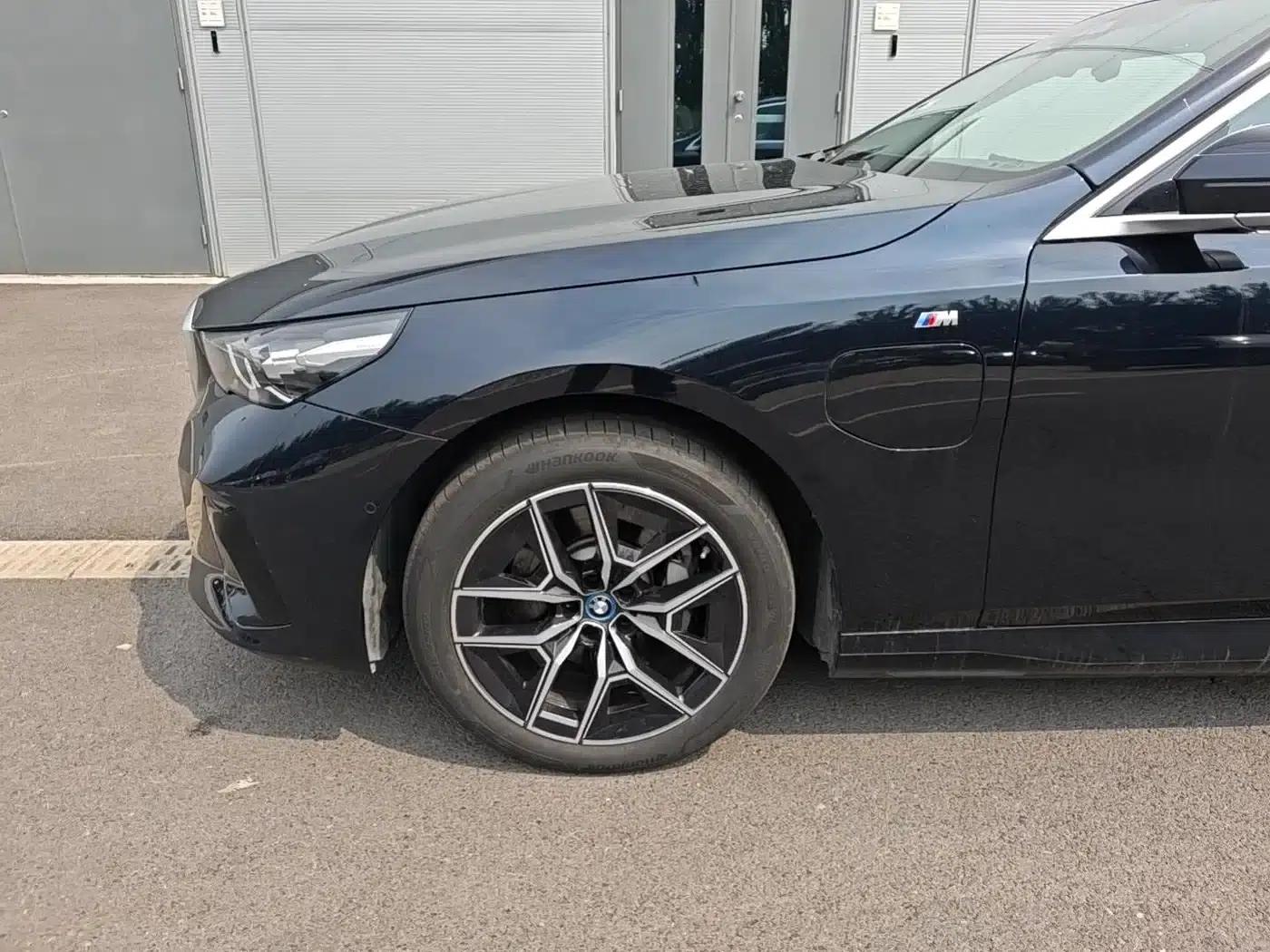 BMW i5 2025 eDrive 35L M Sport Package — миниатюра 6