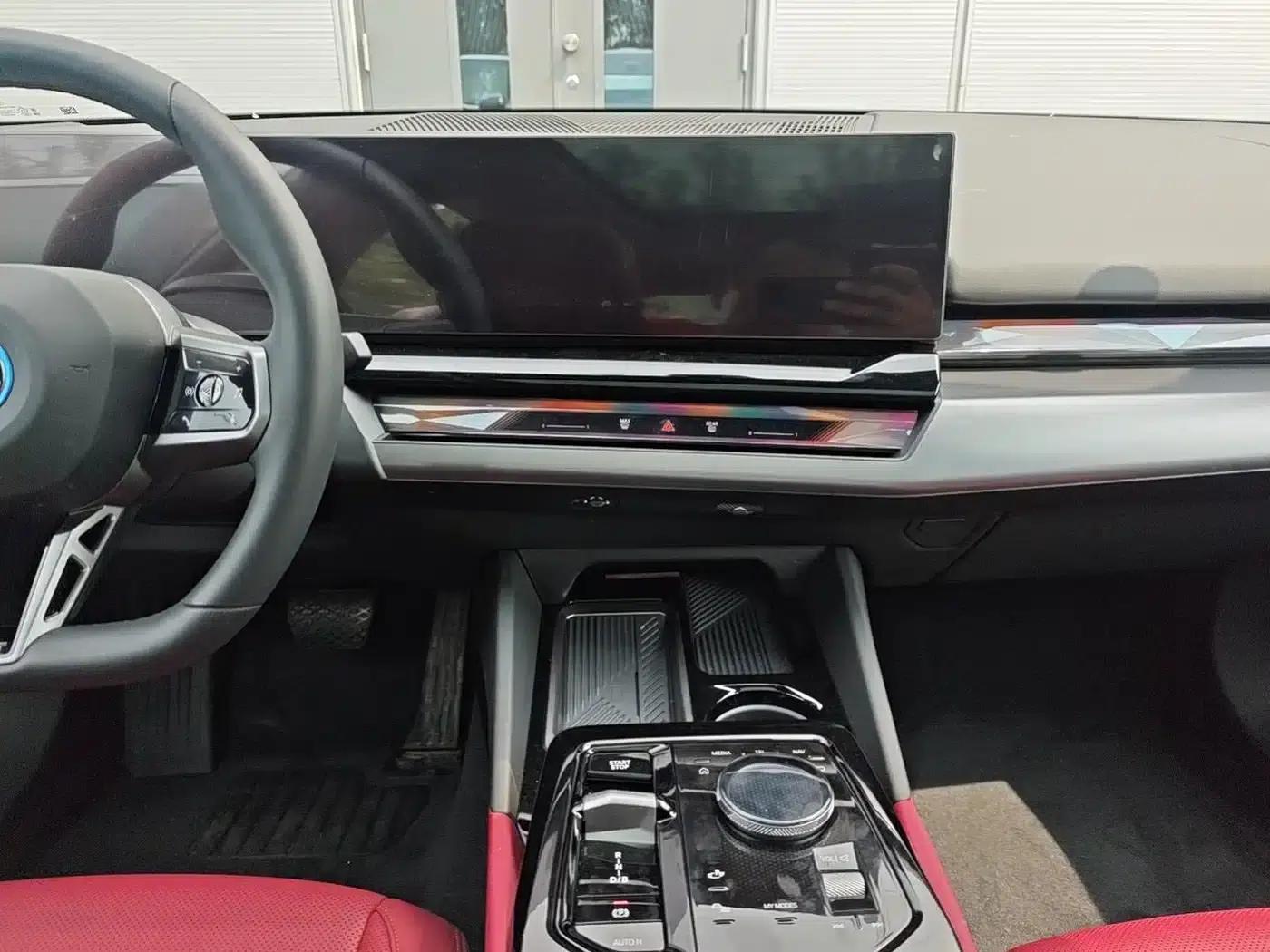 BMW i5 2025 eDrive 35L M Sport Package — миниатюра 8