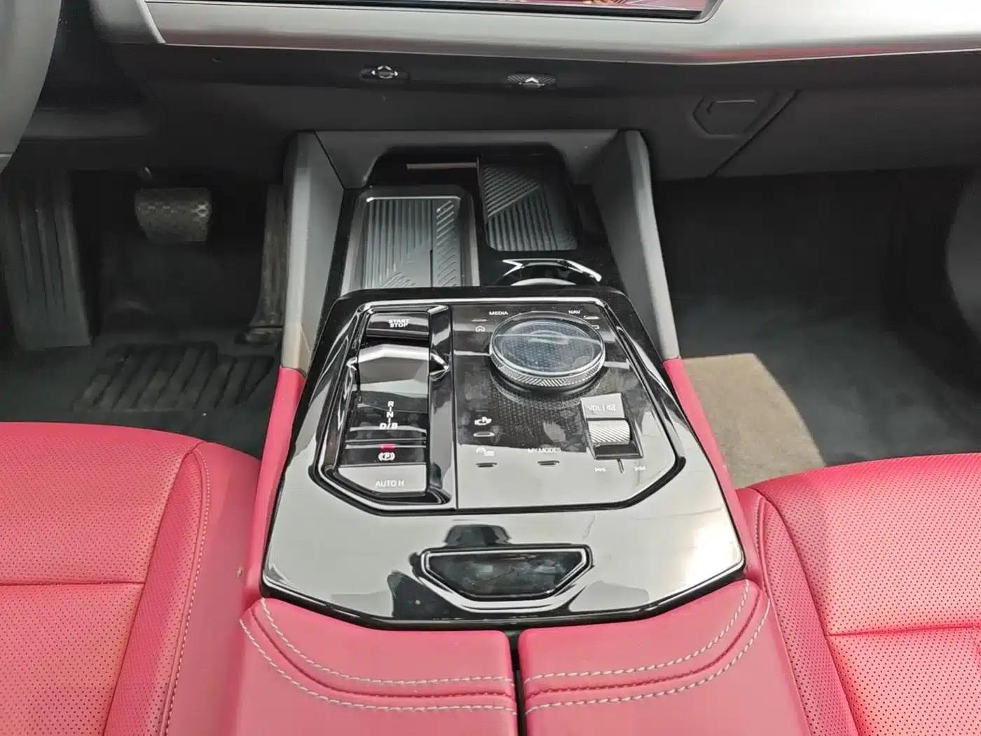 BMW i5 2025 eDrive 35L M Sport Package — миниатюра 10