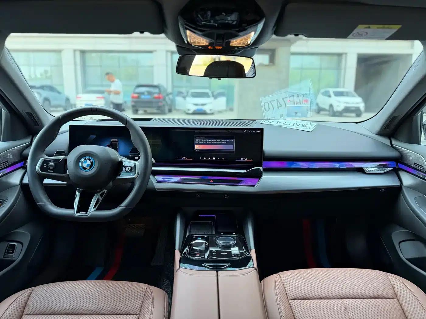 BMW i5 2025 eDrive 40L M Sport Package — миниатюра 13