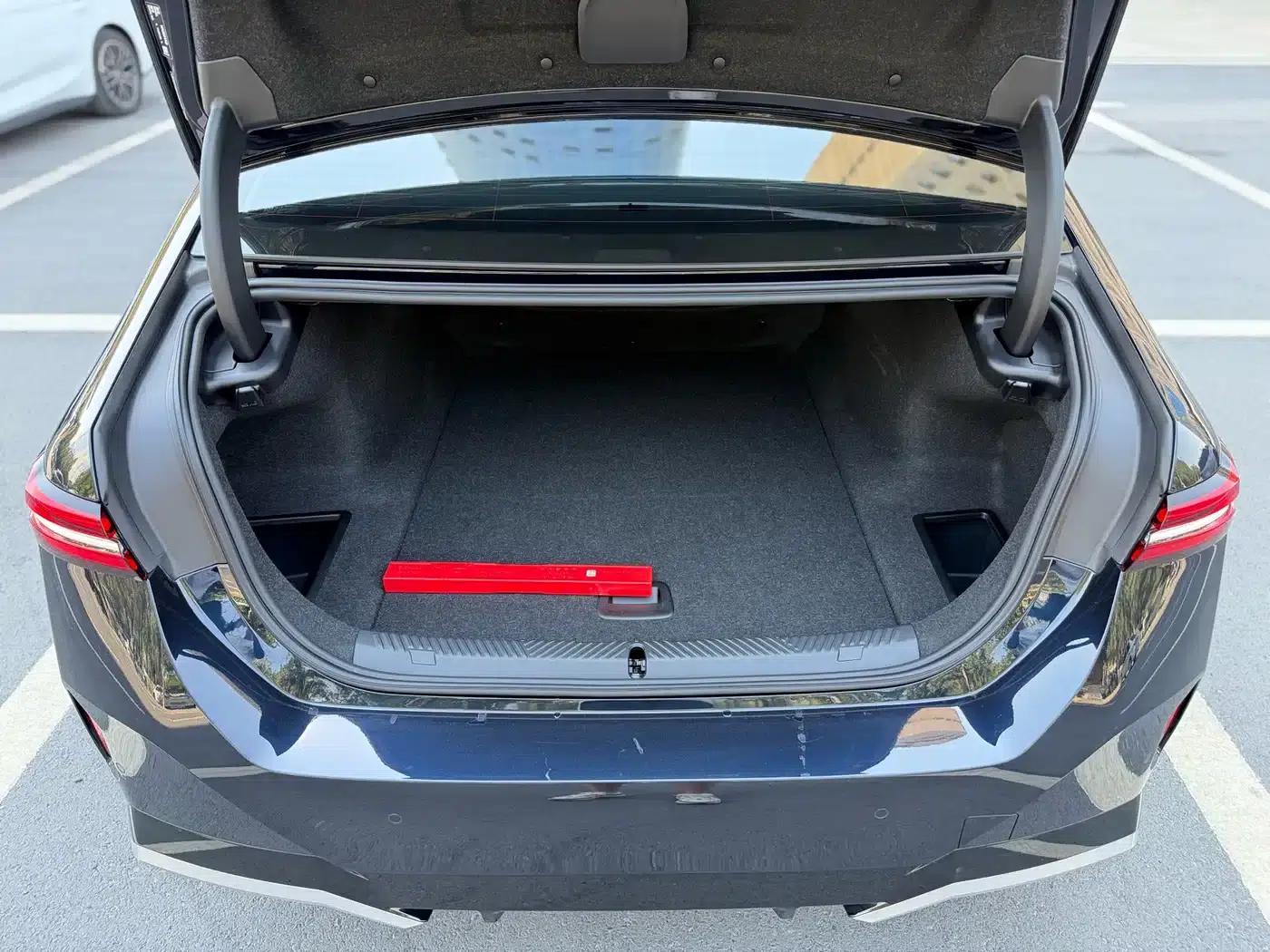 BMW i5 2025 eDrive 40L M Sport Package — миниатюра 14