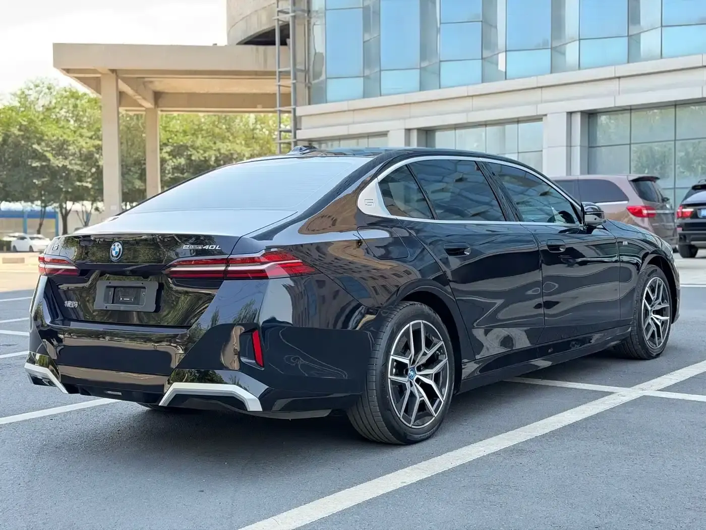 BMW i5 2025 eDrive 40L M Sport Package — миниатюра 5