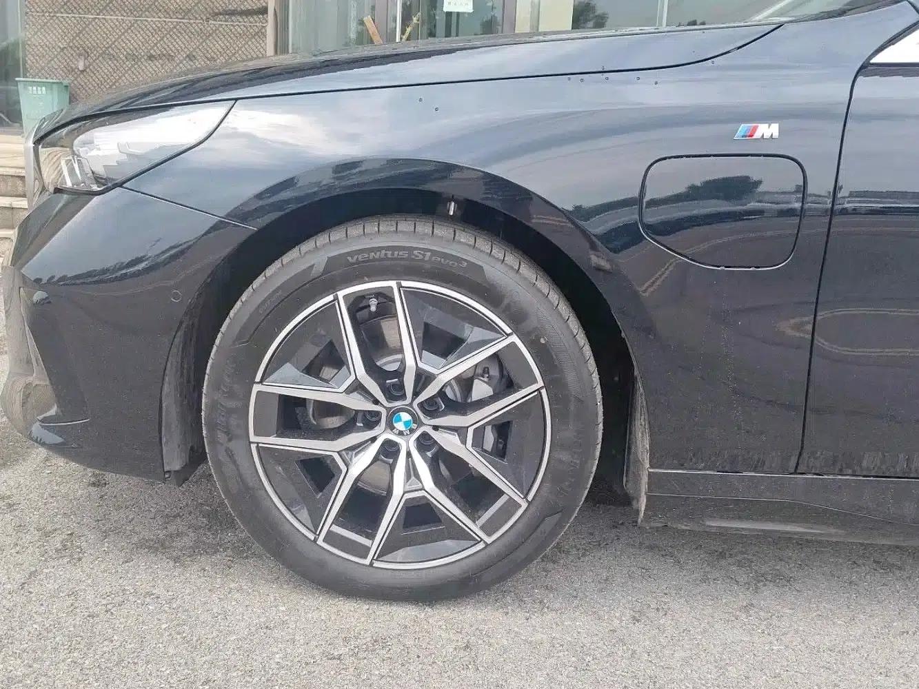 BMW i5 2025 eDrive 35L M Sport Package — миниатюра 7