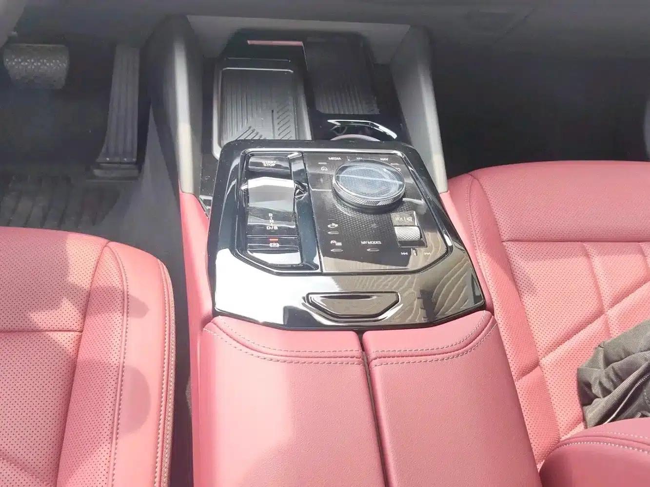 BMW i5 2025 eDrive 35L M Sport Package — миниатюра 8