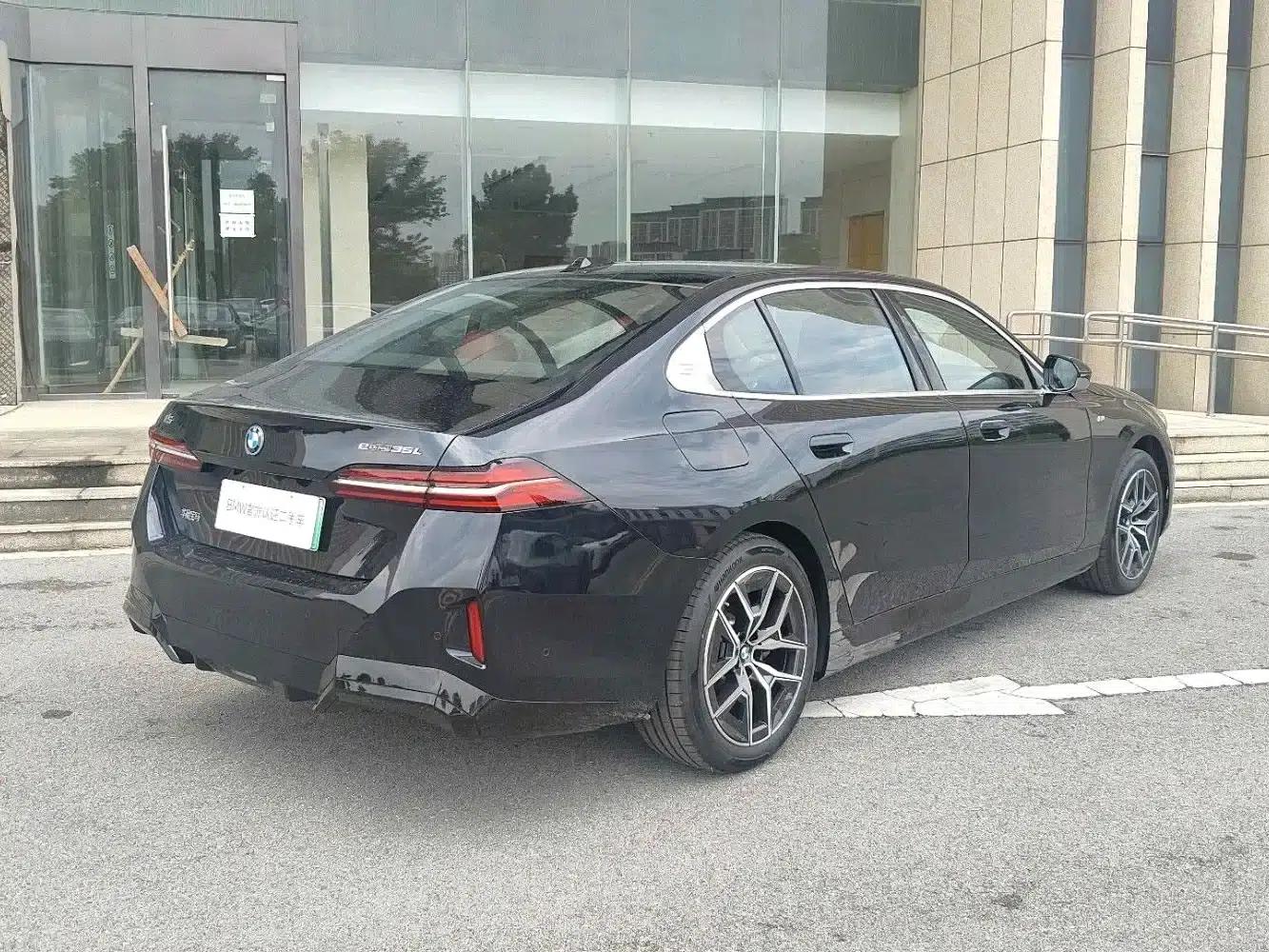 BMW i5 2025 eDrive 35L M Sport Package — миниатюра 9