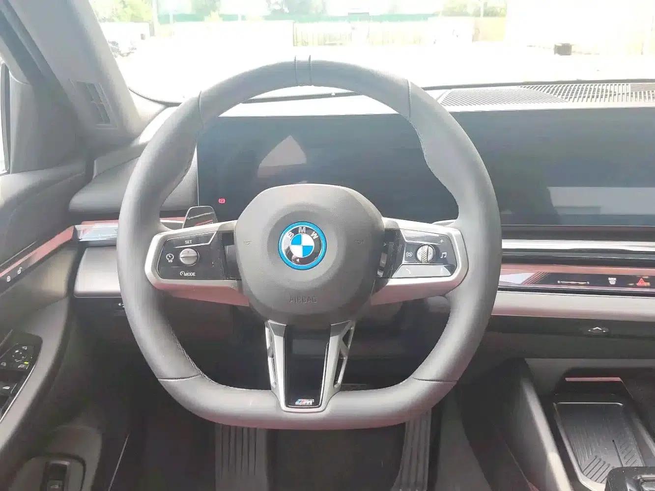 BMW i5 2025 eDrive 35L M Sport Package — миниатюра 10
