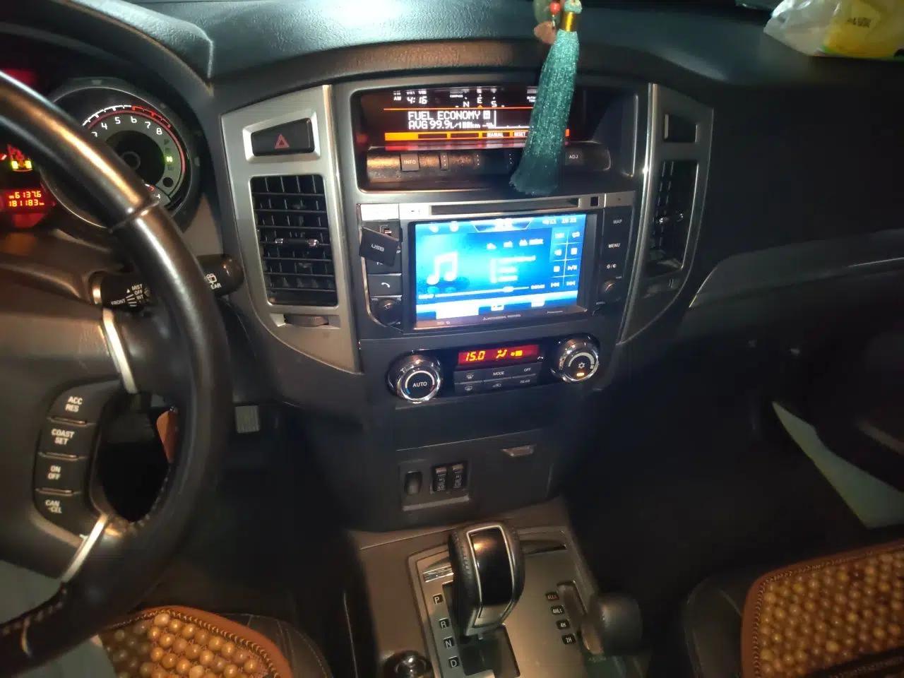 Mitsubishi Pajero 2016 3.0L Automatic Luxury Version China V Standard — миниатюра 13
