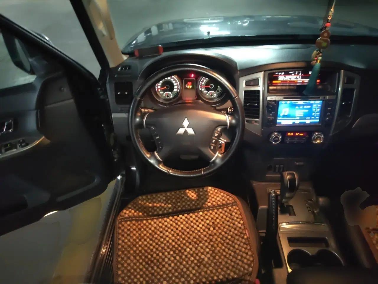 Mitsubishi Pajero 2016 3.0L Automatic Luxury Version China V Standard — миниатюра 10