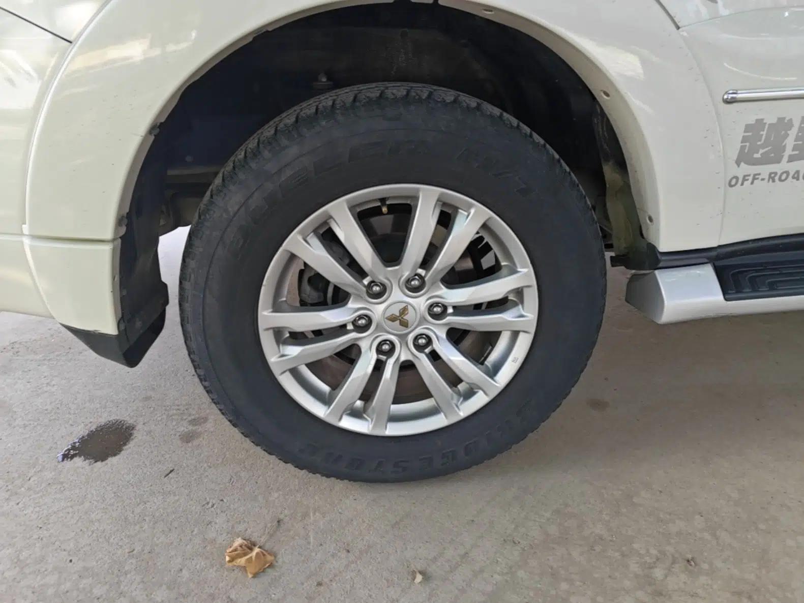Mitsubishi Pajero 2018 V97 3.8L 5-Door GLS Sunroof – Middle East — миниатюра 11
