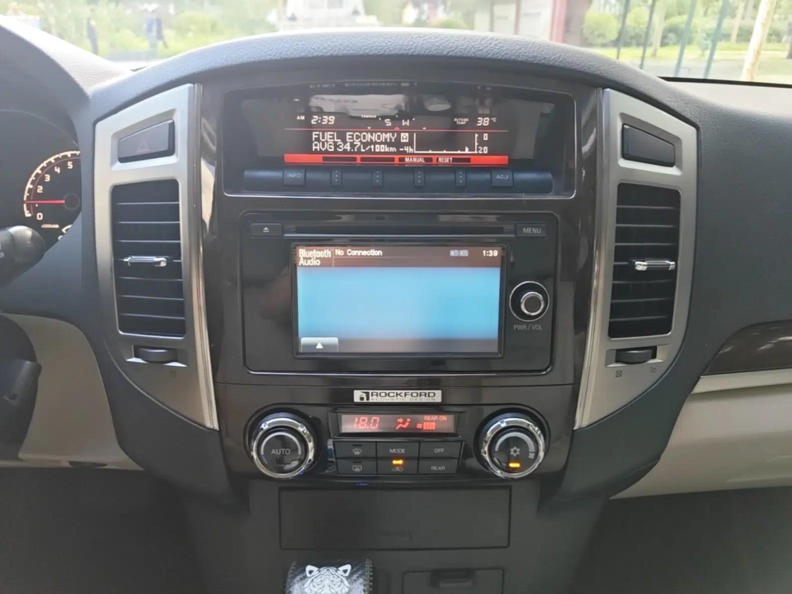 Mitsubishi Pajero 2018 V97 3.8L 5-Door GLS Sunroof – Middle East — миниатюра 15