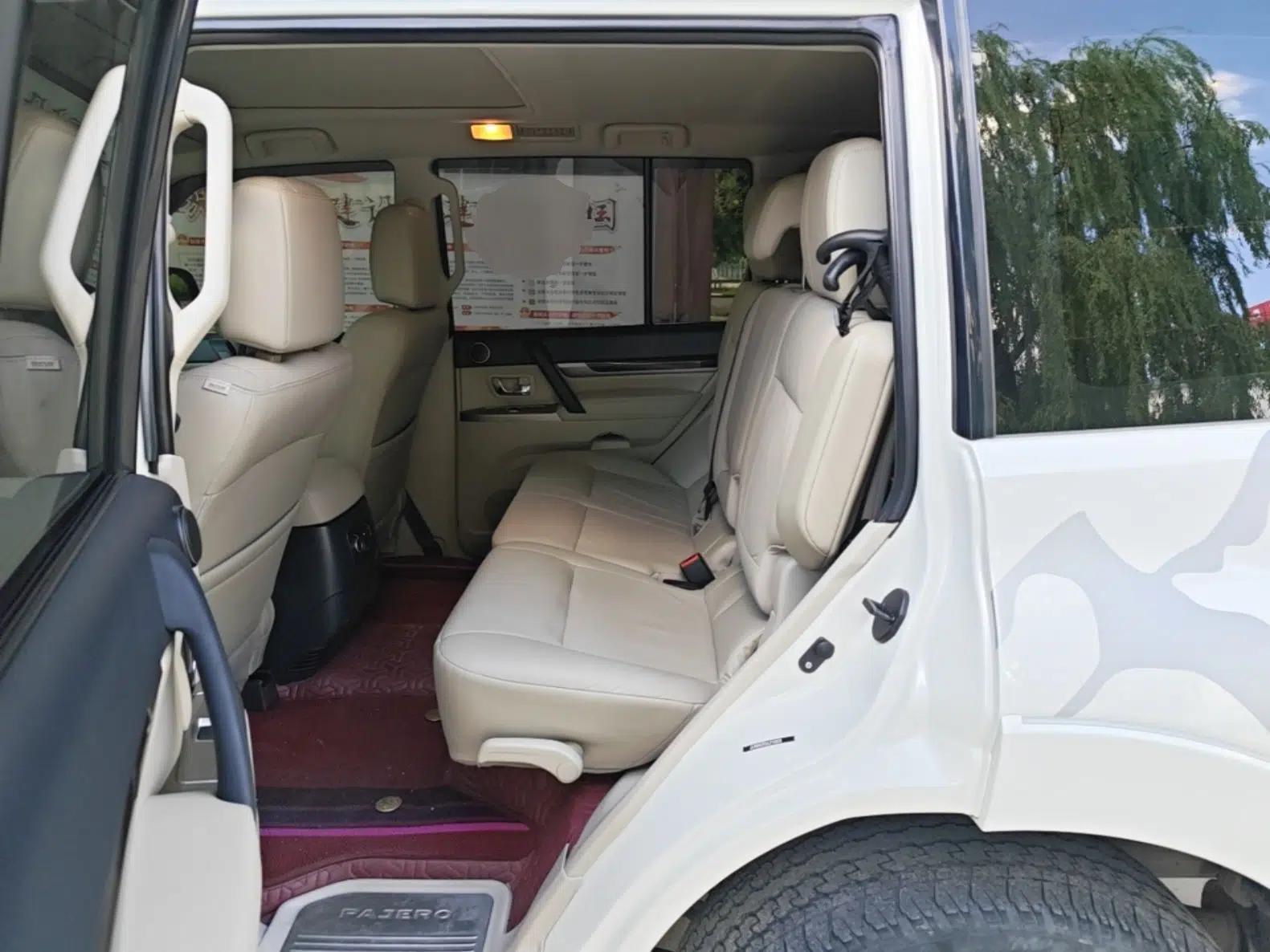 Mitsubishi Pajero 2018 V97 3.8L 5-Door GLS Sunroof – Middle East — миниатюра 20