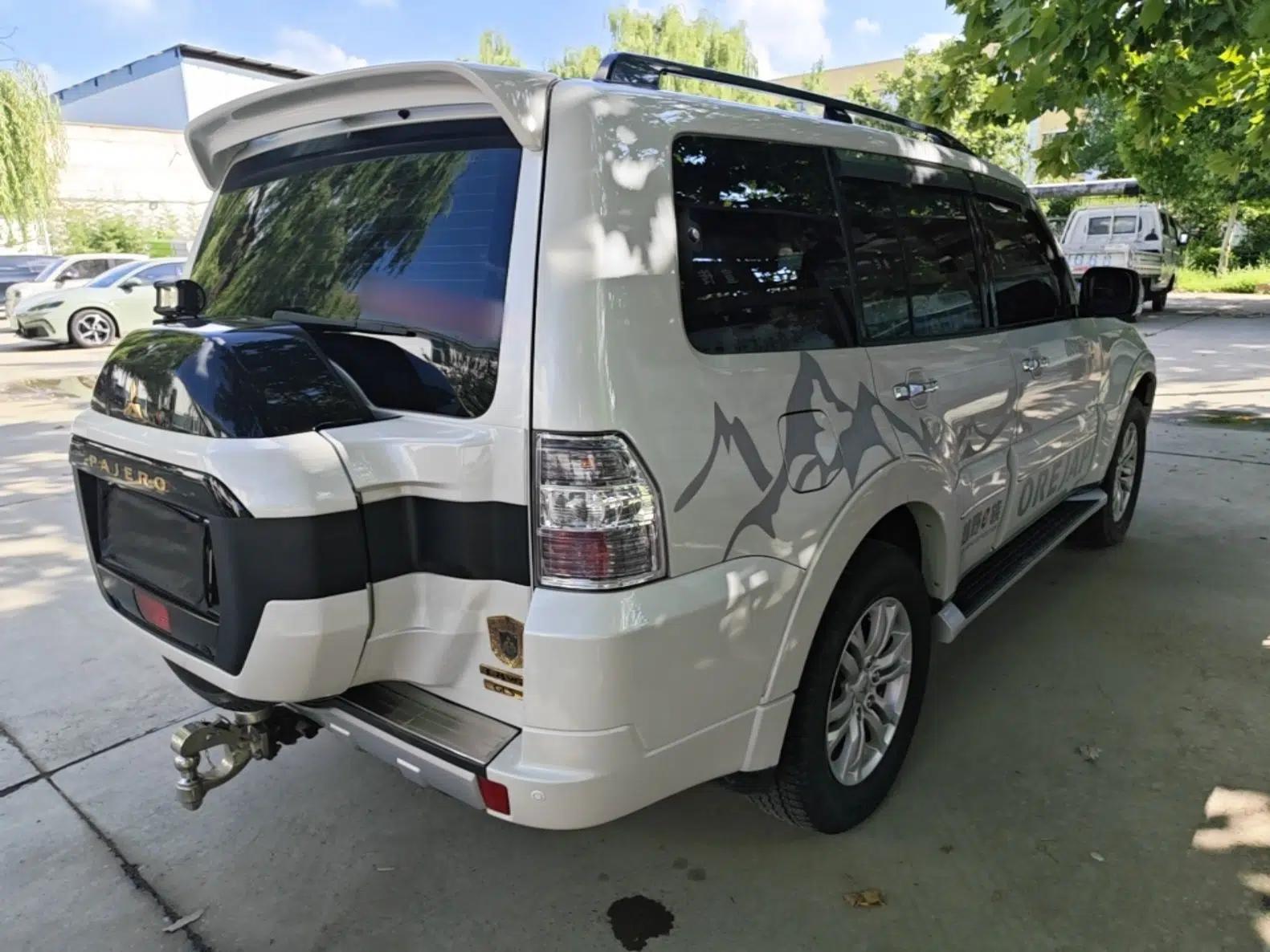 Mitsubishi Pajero 2018 V97 3.8L 5-Door GLS Sunroof – Middle East — миниатюра 6