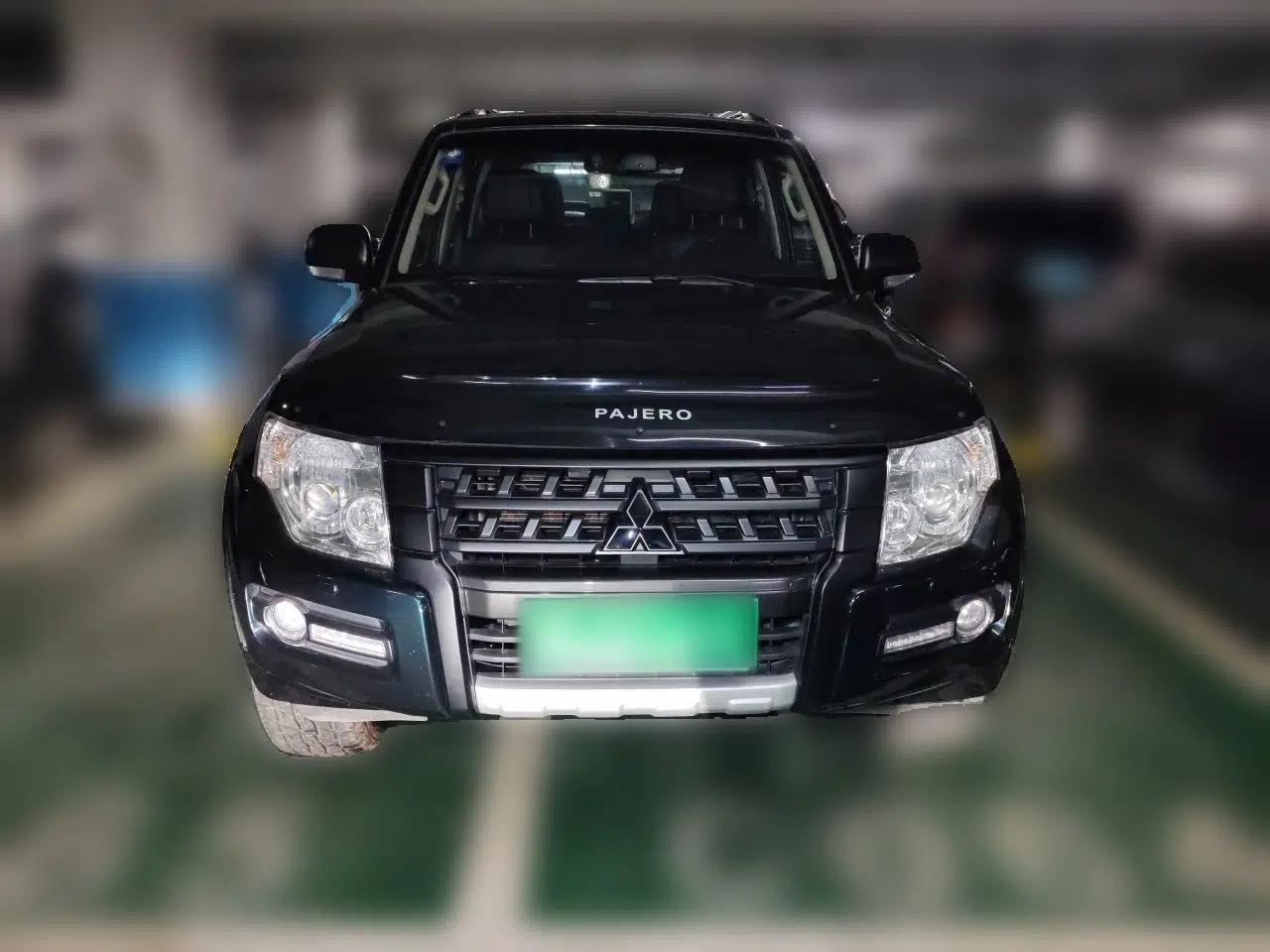Mitsubishi Pajero 2016 3.0L Automatic Luxury Version China V Standard — миниатюра 2