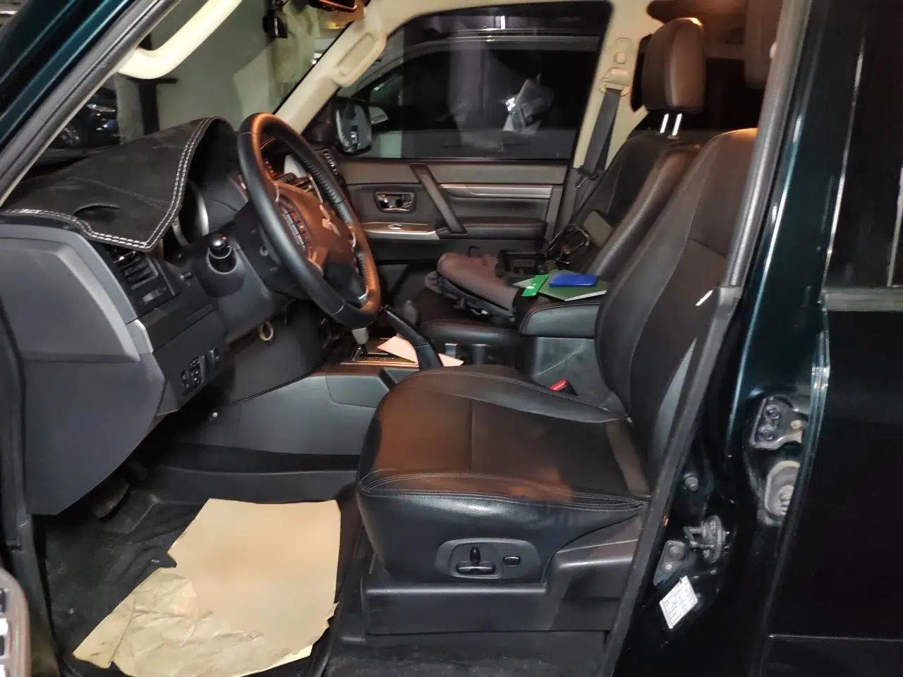 Mitsubishi Pajero 2016 3.0L Automatic Luxury Version China V Standard — миниатюра 15