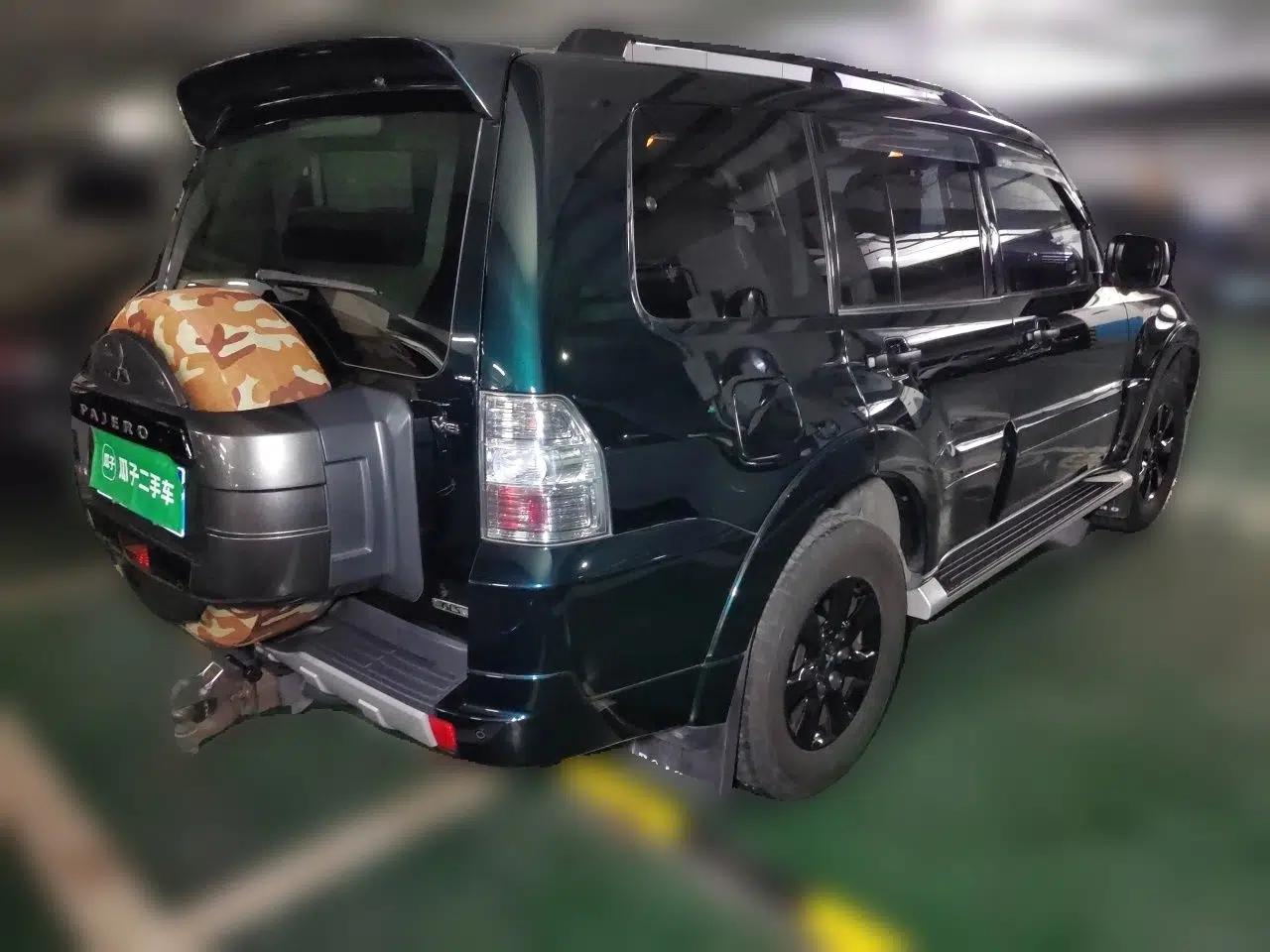 Mitsubishi Pajero 2016 3.0L Automatic Luxury Version China V Standard — миниатюра 6