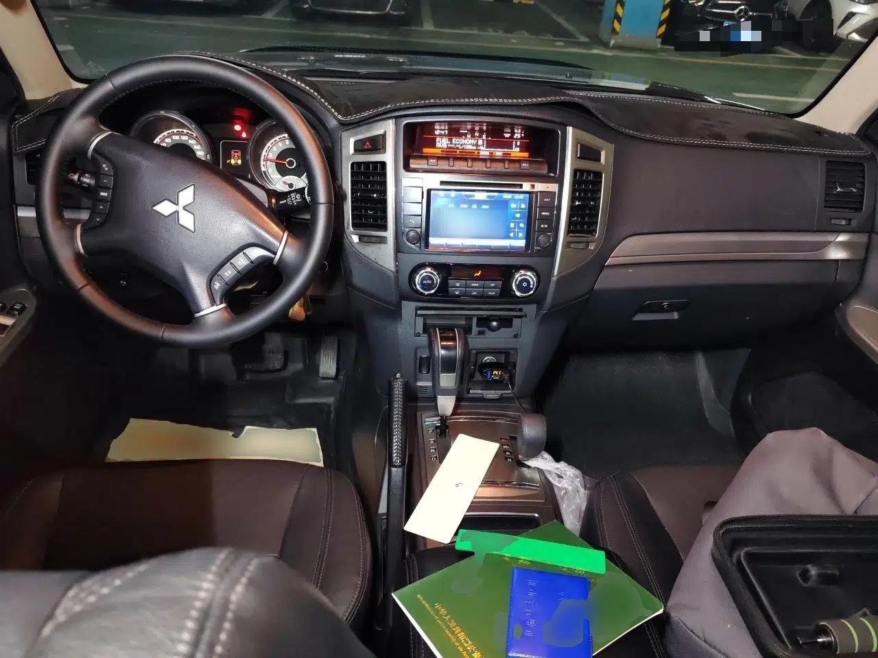Mitsubishi Pajero 2016 3.0L Automatic Luxury Version China V Standard — миниатюра 9