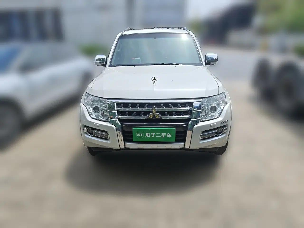 Mitsubishi Pajero 2019 3.8L Automatic 7-Seater Parallel-Import Mitsubishi Pajero — миниатюра 2