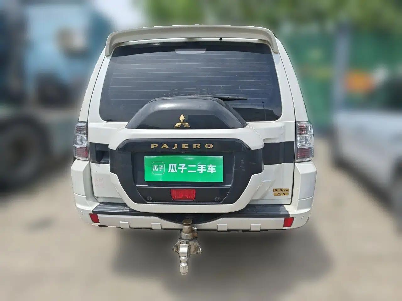 Mitsubishi Pajero 2019 3.8L Automatic 7-Seater Parallel-Import Mitsubishi Pajero — миниатюра 5