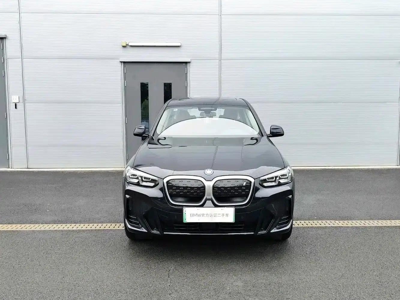BMW iX3 2024 Leading Edition — миниатюра 1