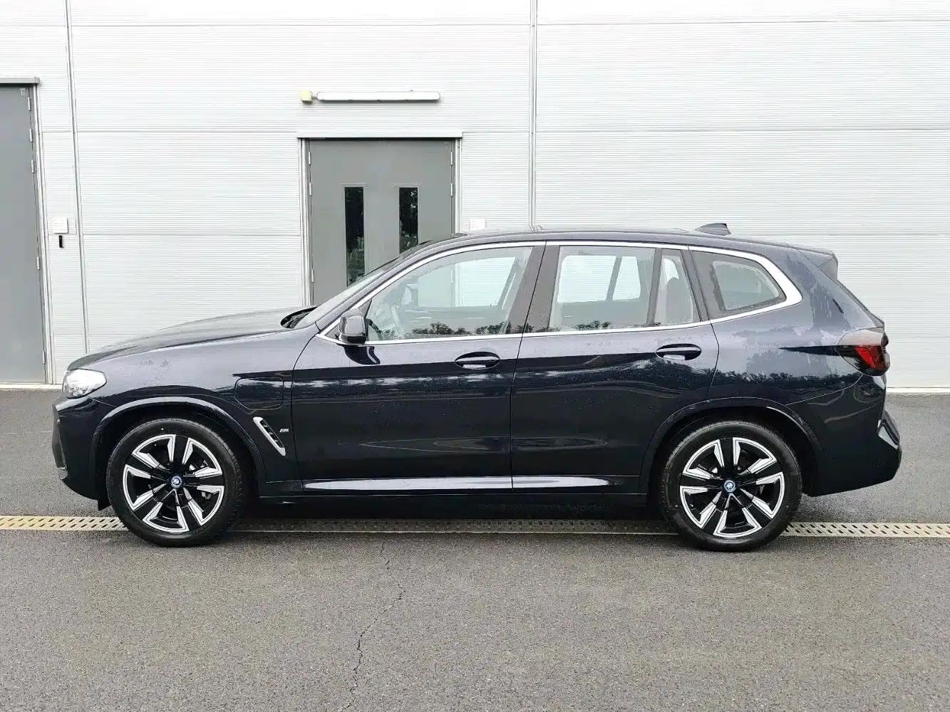 BMW iX3 2024 Leading Edition — миниатюра 3