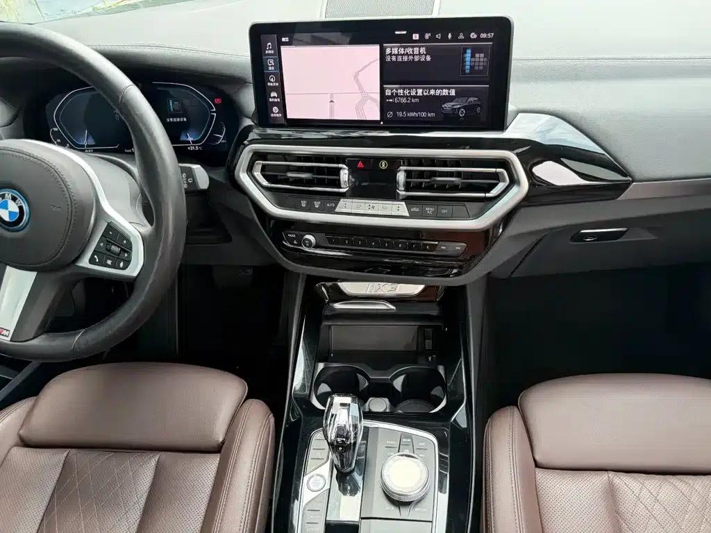 BMW iX3 2022 Leading Edition — миниатюра 17
