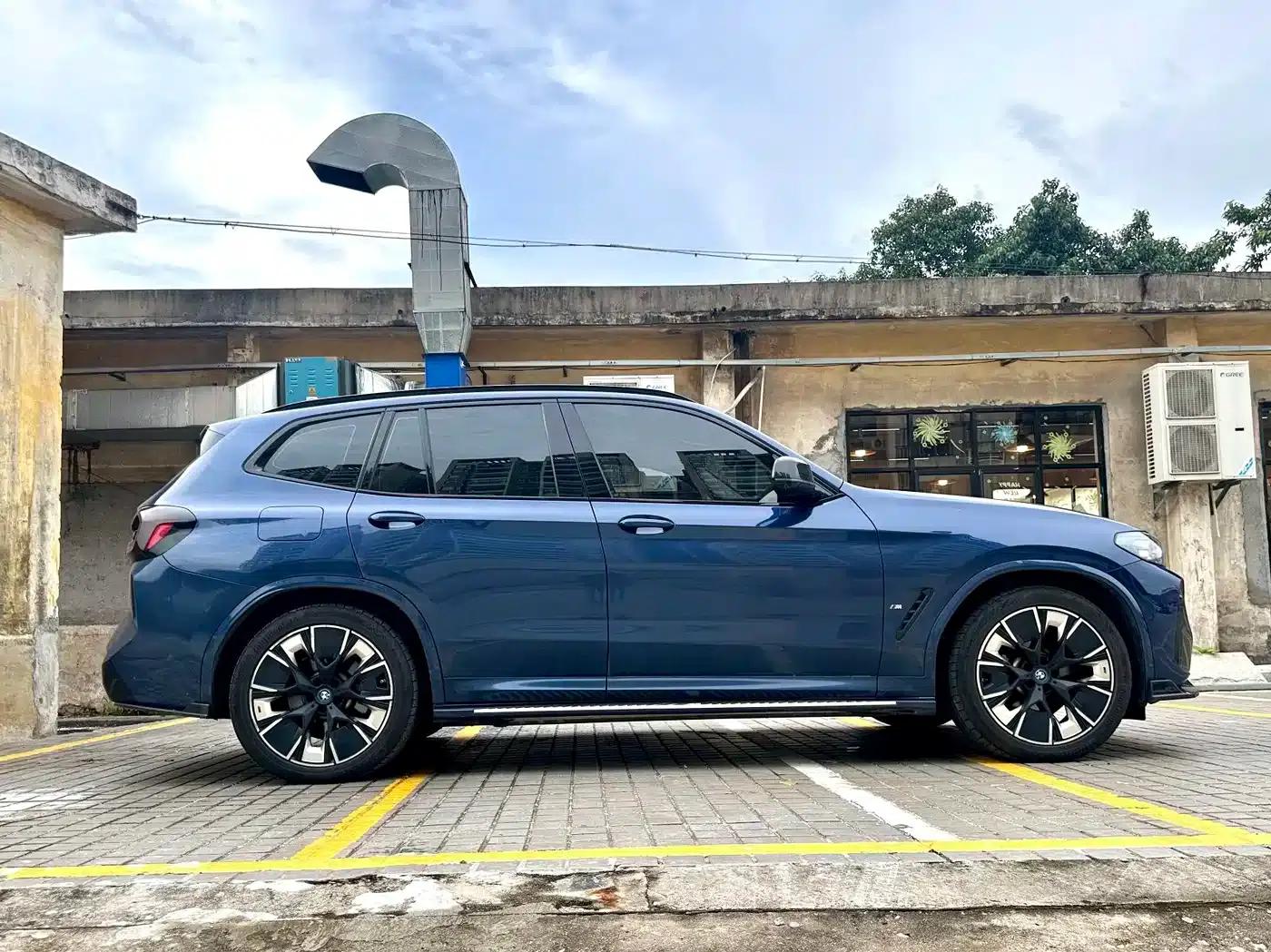 BMW iX3 2022 Leading Edition — миниатюра 11