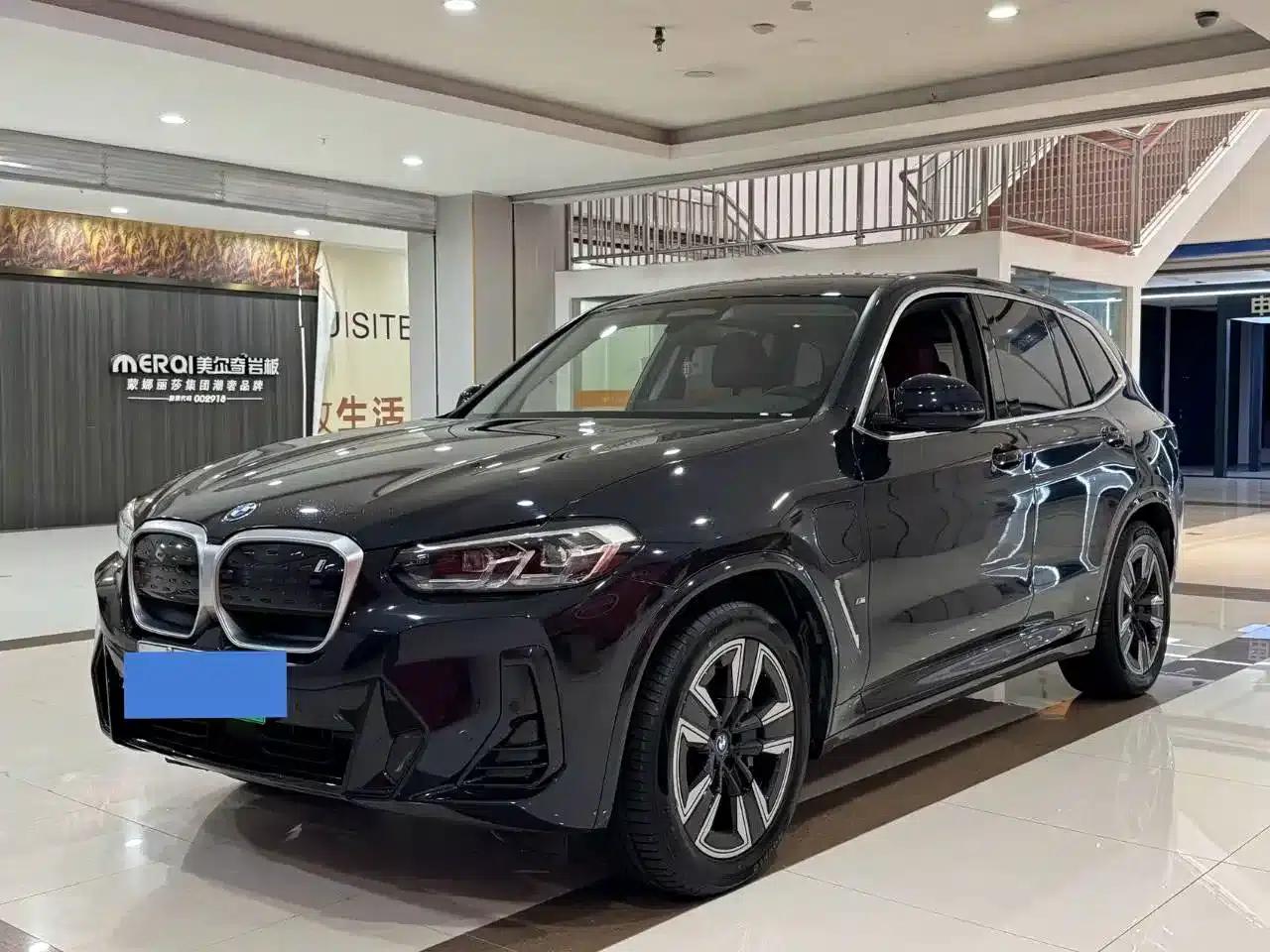 BMW iX3 2022 Facelift Leading Edition — миниатюра 1