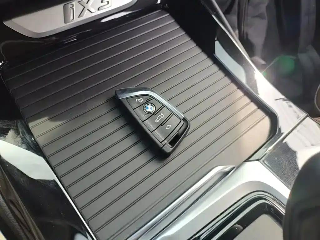 BMW iX3 2021 Leading Edition — миниатюра 9