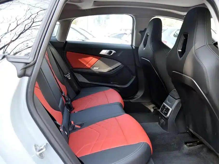 2025 BMW 2 Series 225L M Sport Shadow Edition — миниатюра 11