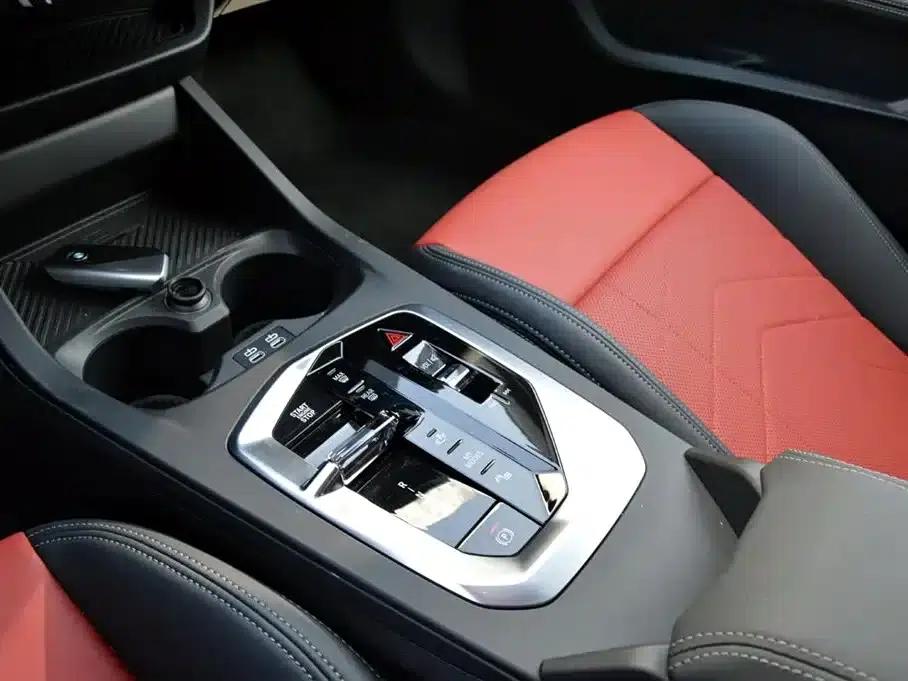 2025 BMW 2 Series 225L M Sport Shadow Edition — миниатюра 7