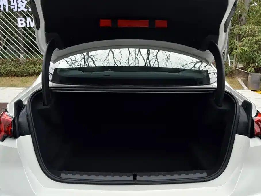 2025 BMW 2 Series 225L M Sport Package — миниатюра 14
