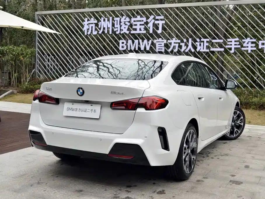 2025 BMW 2 Series 225L M Sport Package — миниатюра 4