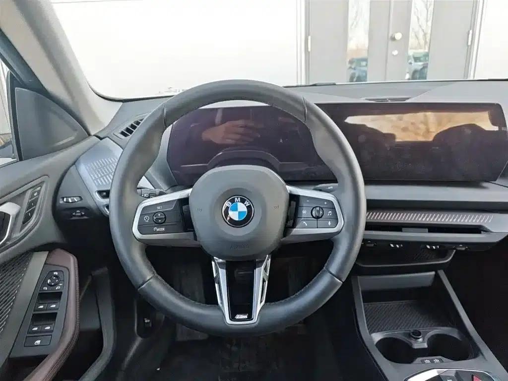 2025 BMW 2 Series 225L M Sport Package — миниатюра 8
