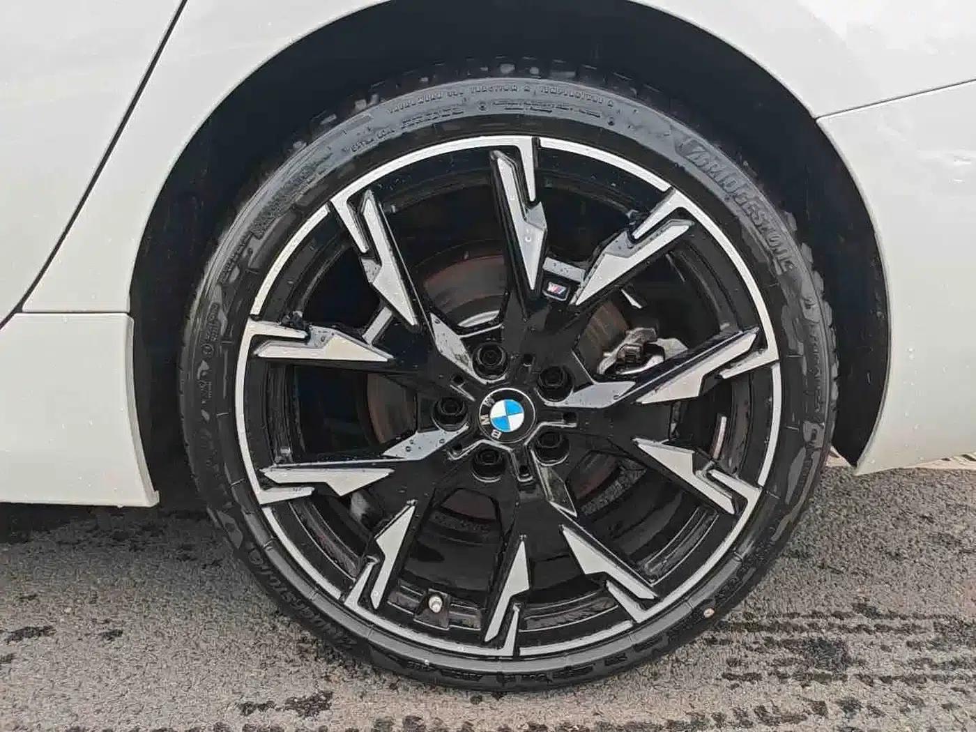2025 BMW 2 Series 225L M Sport Shadow Edition — миниатюра 6
