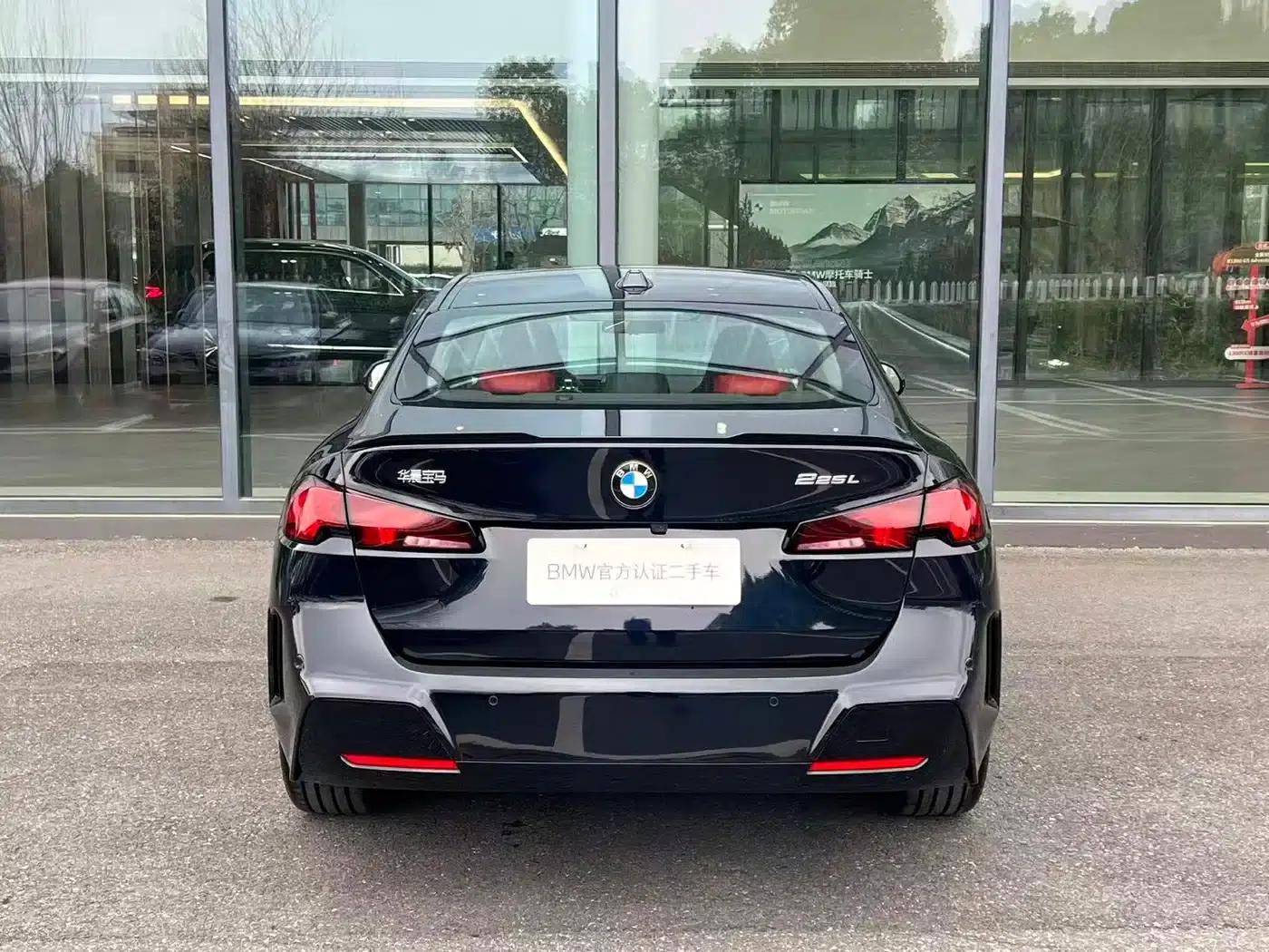 2025 BMW 2 Series 225L M Sport Shadow Edition — миниатюра 3